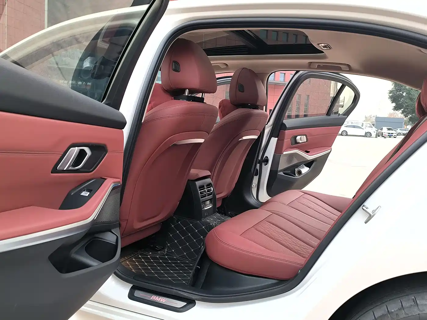 BMW i3 2024 eDrive 40 L Night Sport Package фото 5