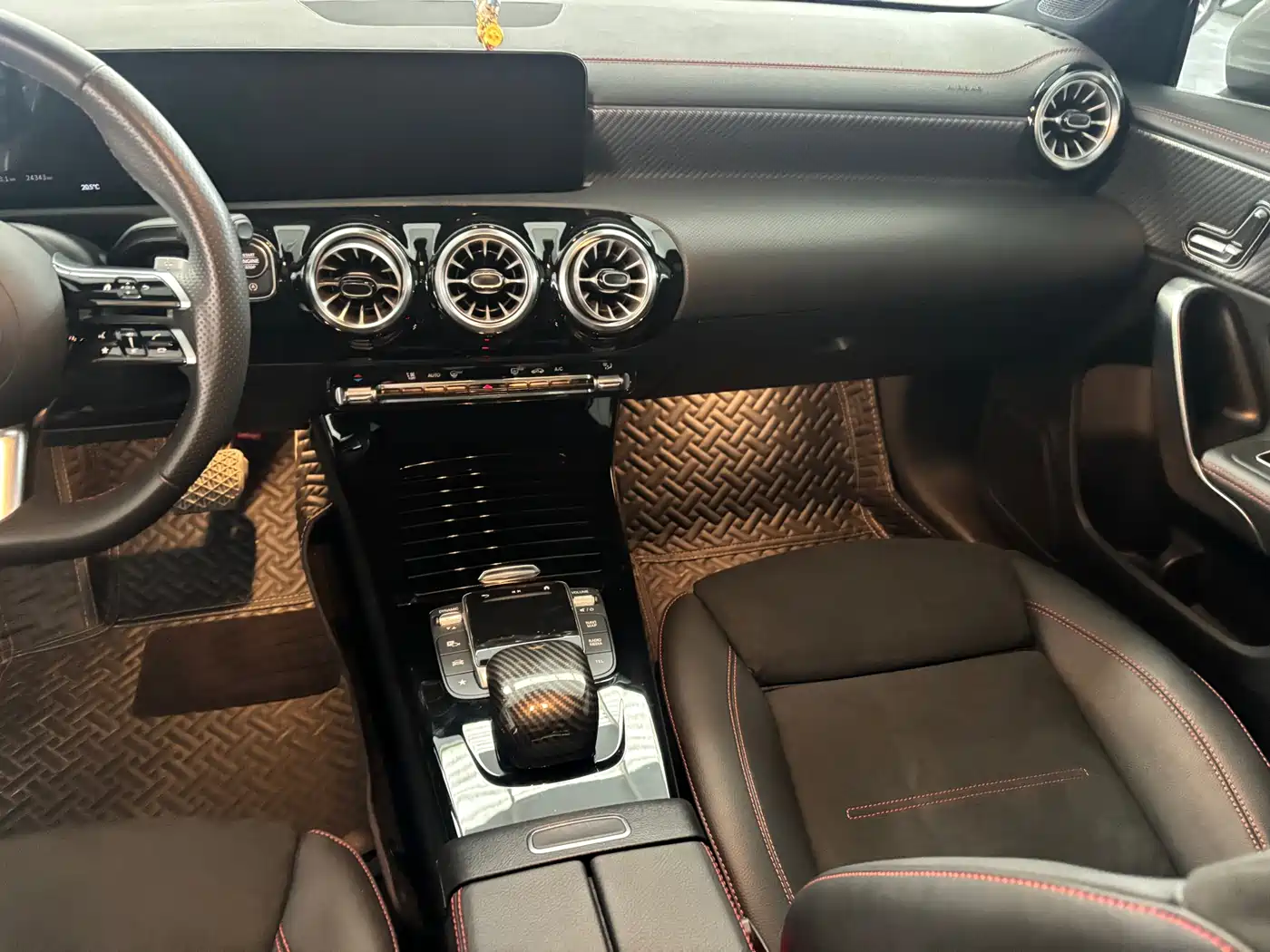 Mercedes-Benz A-Class 2023 A 200 L Fashion фото 9