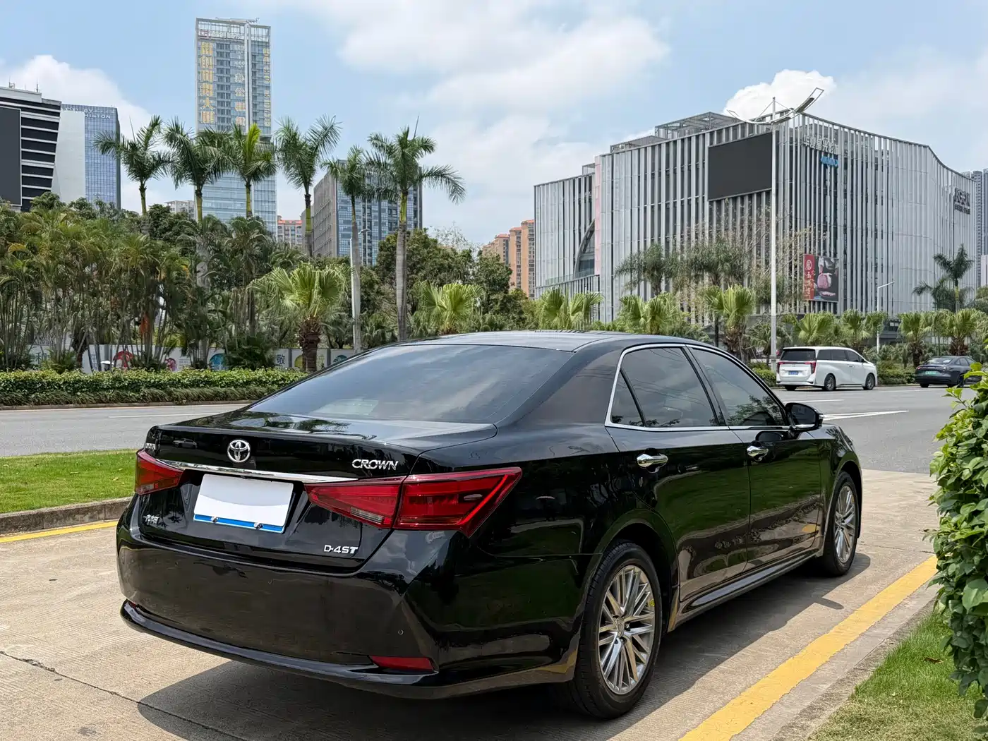 Toyota Crown 2017 2.0T Sport Edition фото 4