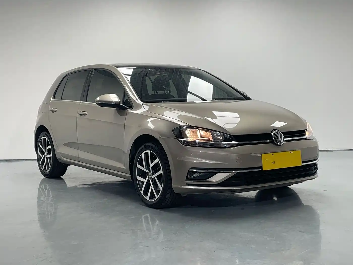 Volkswagen Golf 2018 230TSI Automatic Luxury фото 3