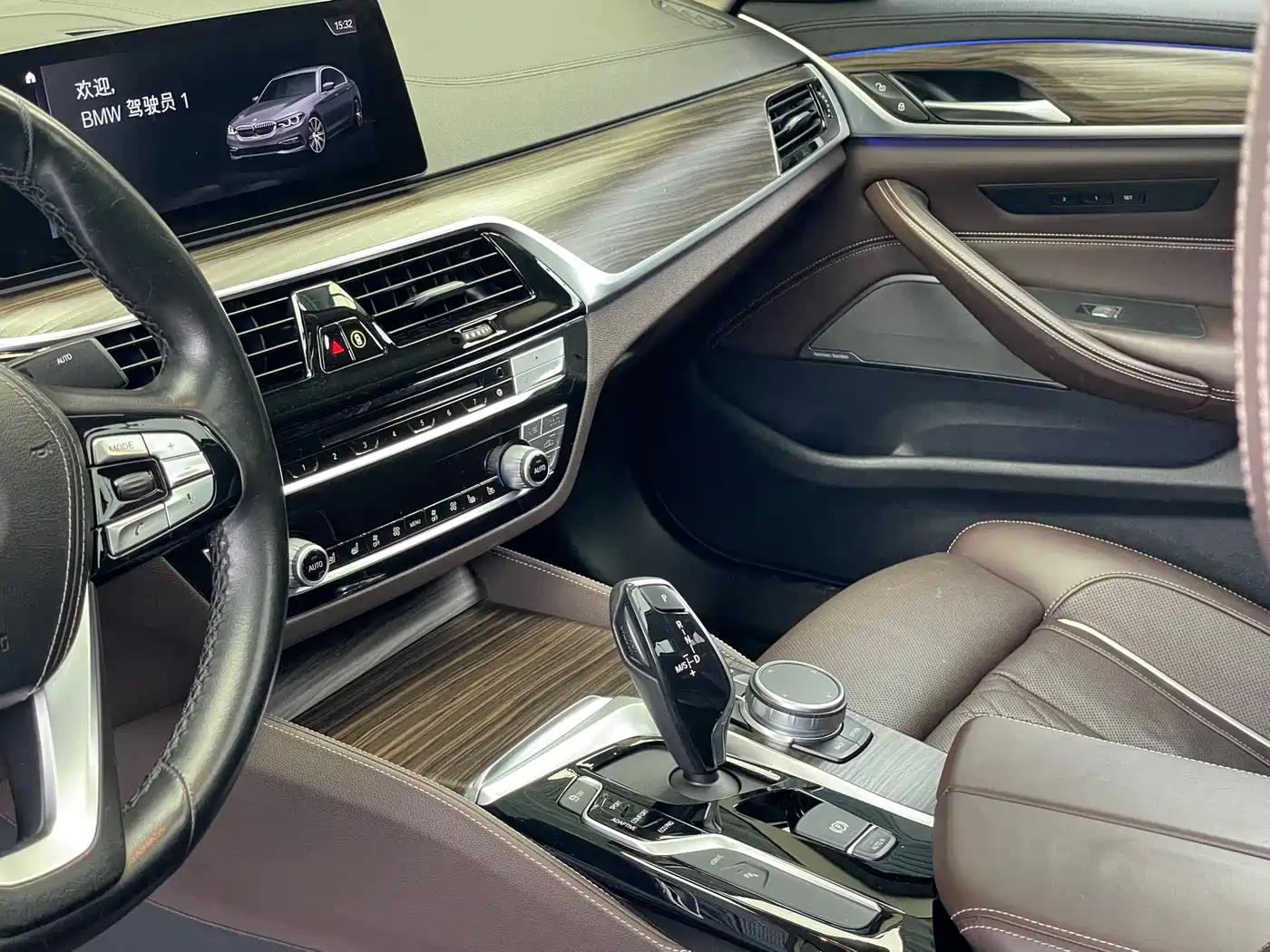 BMW 5 Series New Energy 2019 530Le Pioneer Edition фото 10