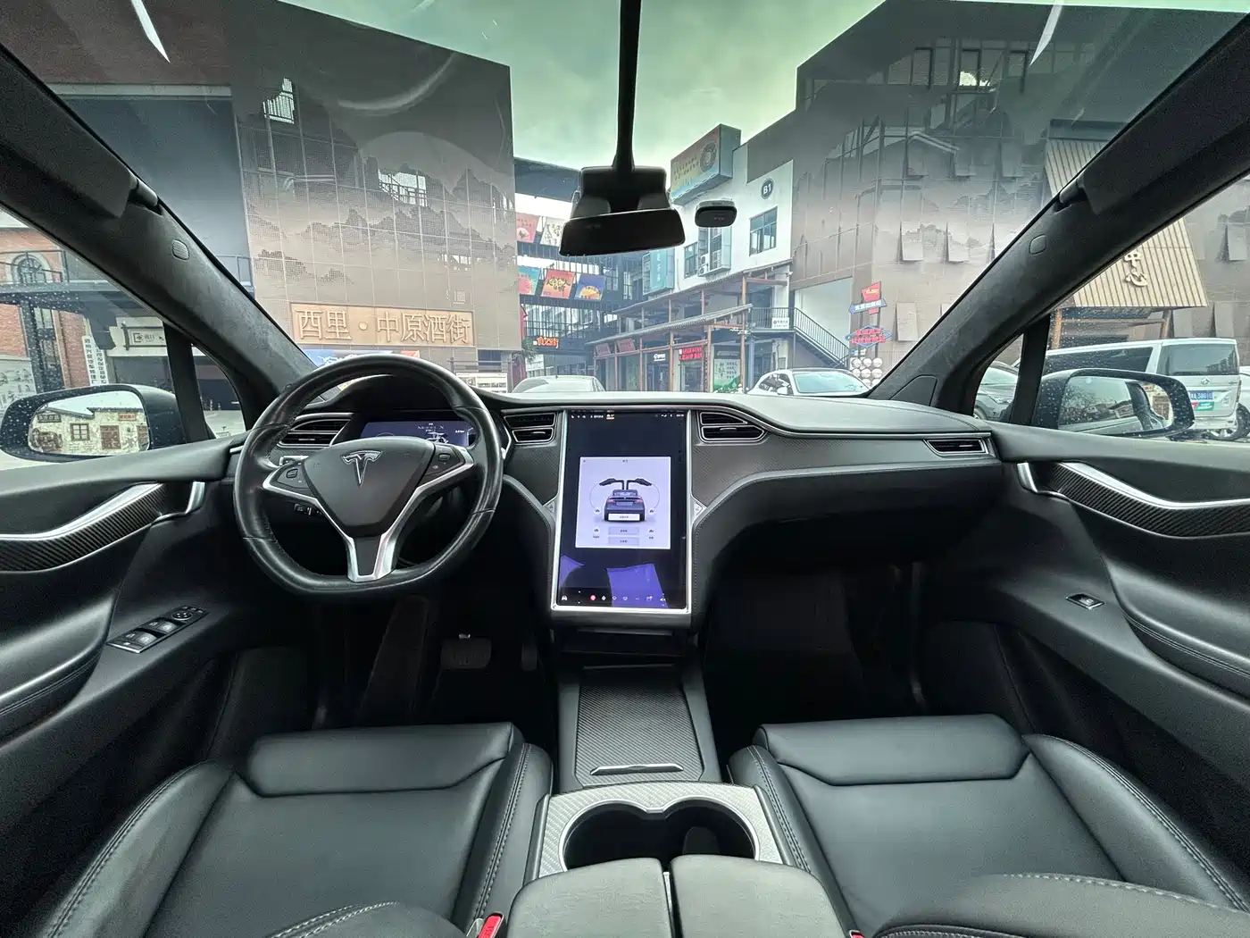 TESLA MODEL X