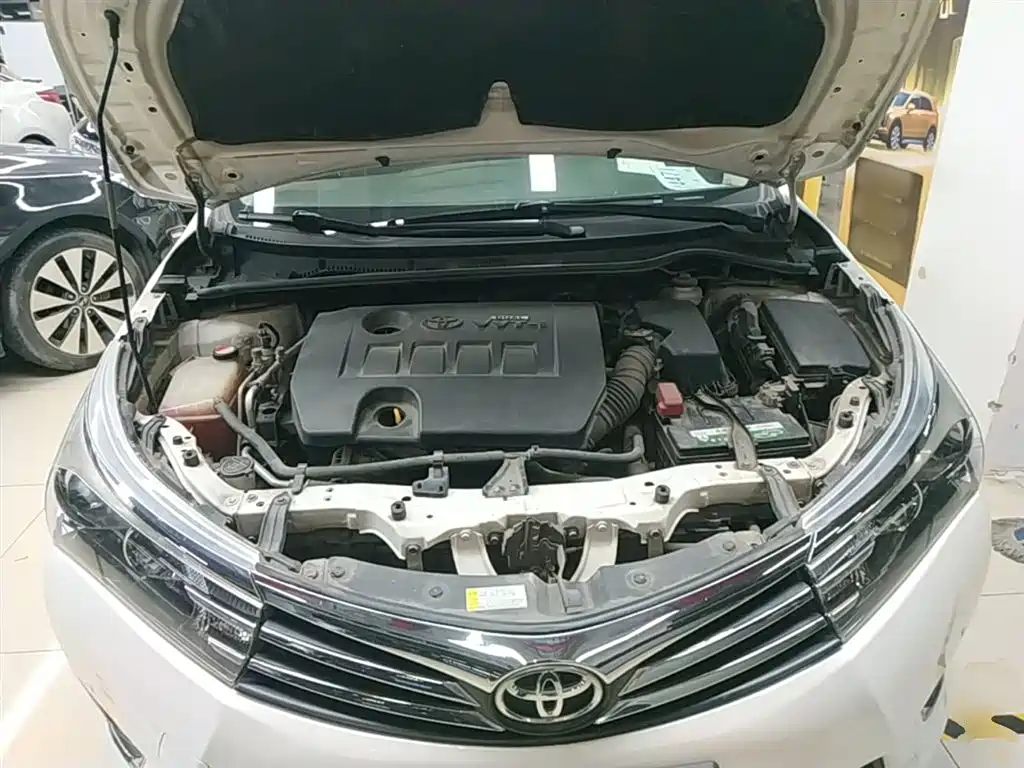 Toyota Corolla 2014 1.6L CVT GL-i фото 20