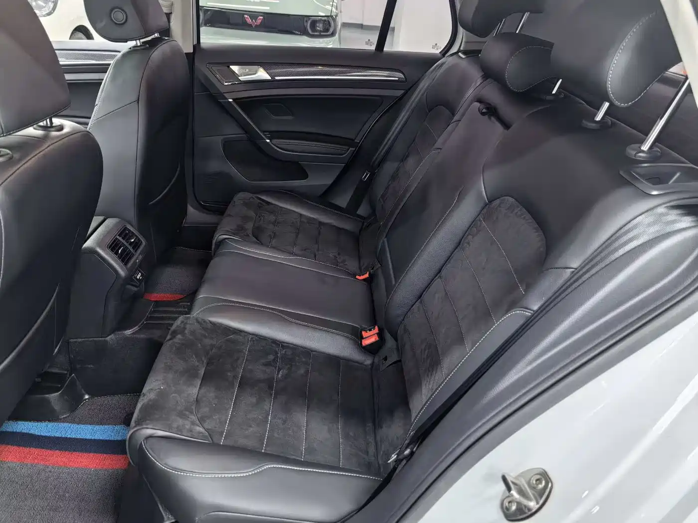 Volkswagen Golf 2020 Beloved Edition 280TSI DSG Luxury фото 9