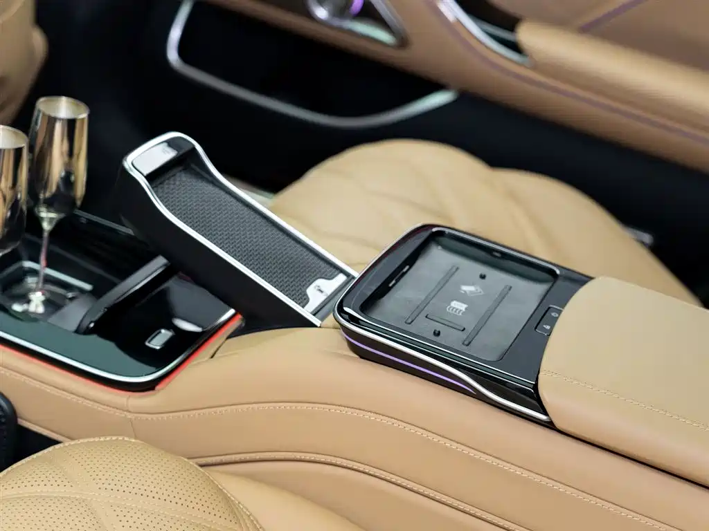 Mercedes-Benz Maybach S-Class 2022 S 680 4MATIC Virgil Abloh Limited Edition фото 16