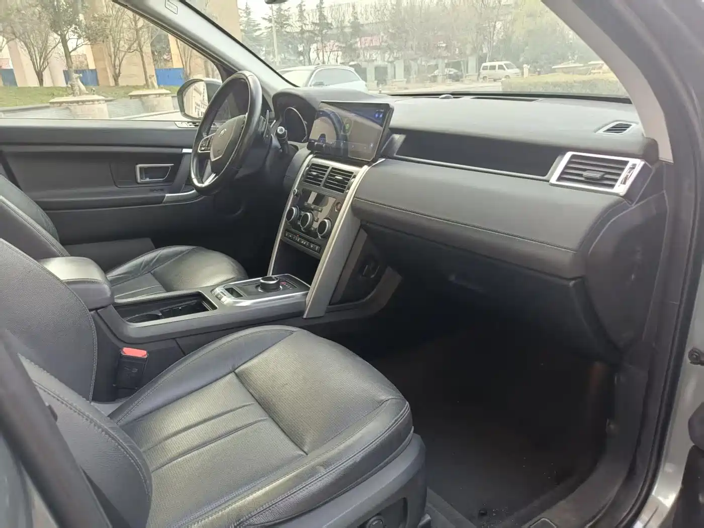 Land Rover Discovery Sport 2019 240PS SE Edition China V фото 10