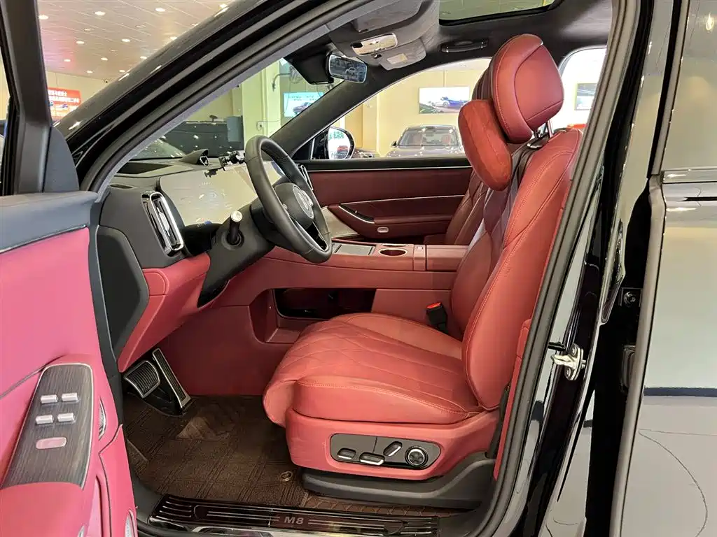 AITO Wenjie AITO M8 2025 Model Extended Range Max+ Edition 53.4kWh 6-Seater фото 12