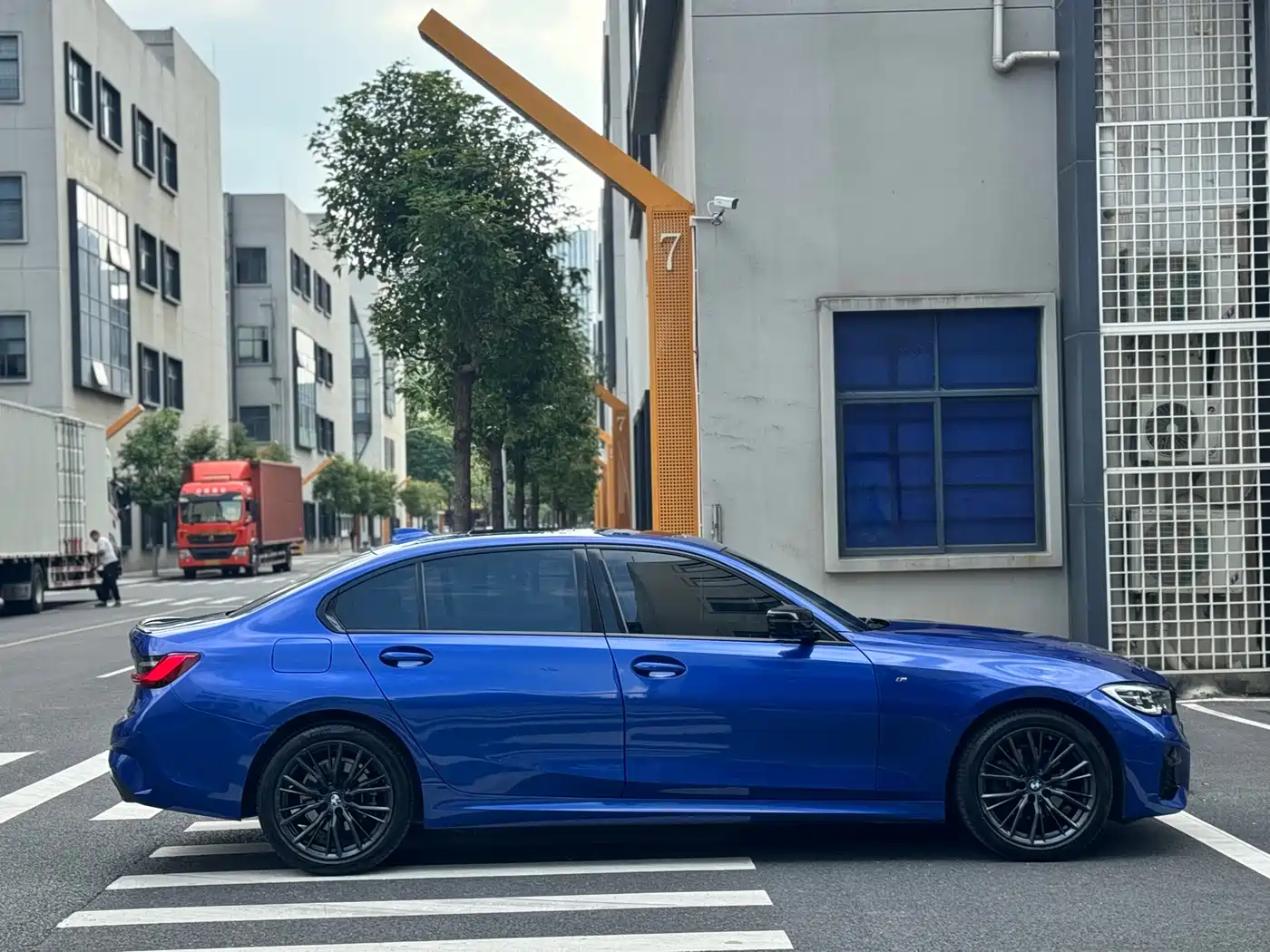 BMW 3-SERIES