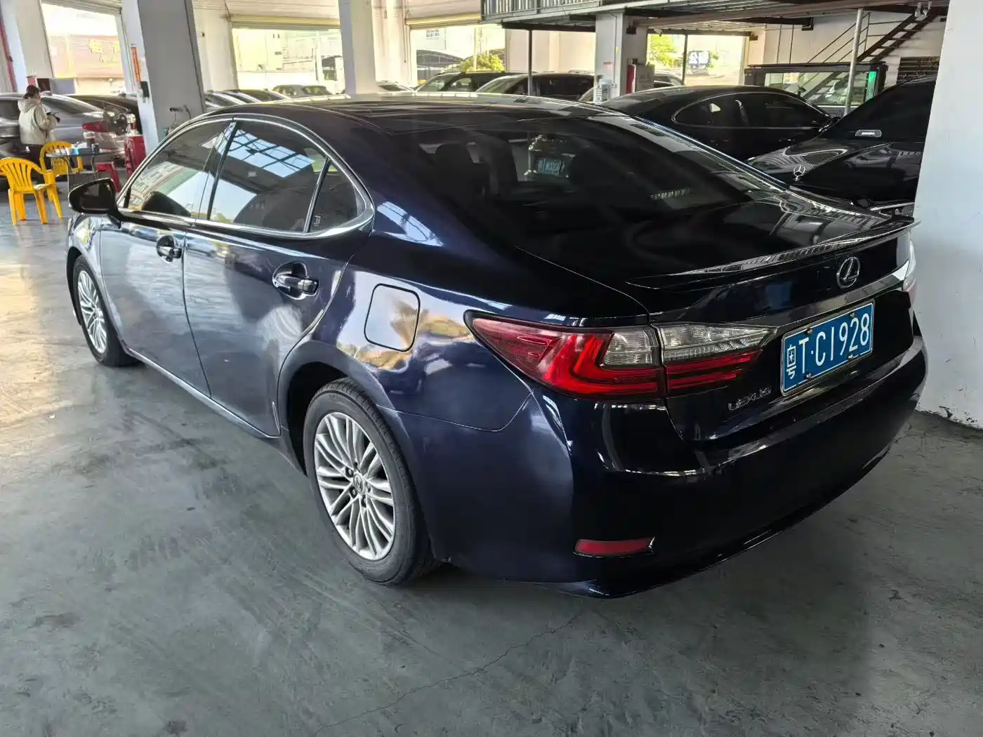 Lexus ES 2017 200 30th Anniversary Edition фото 3