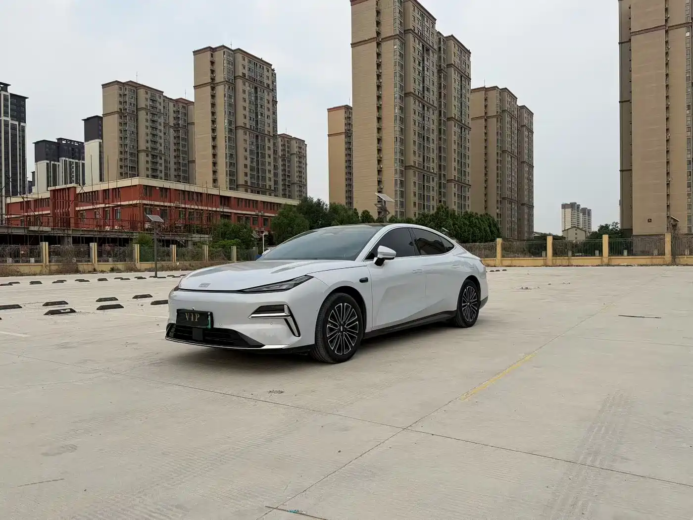 Geely Galaxy Galaxy Xingyao 8 2025 130km EM-i Premium Edition