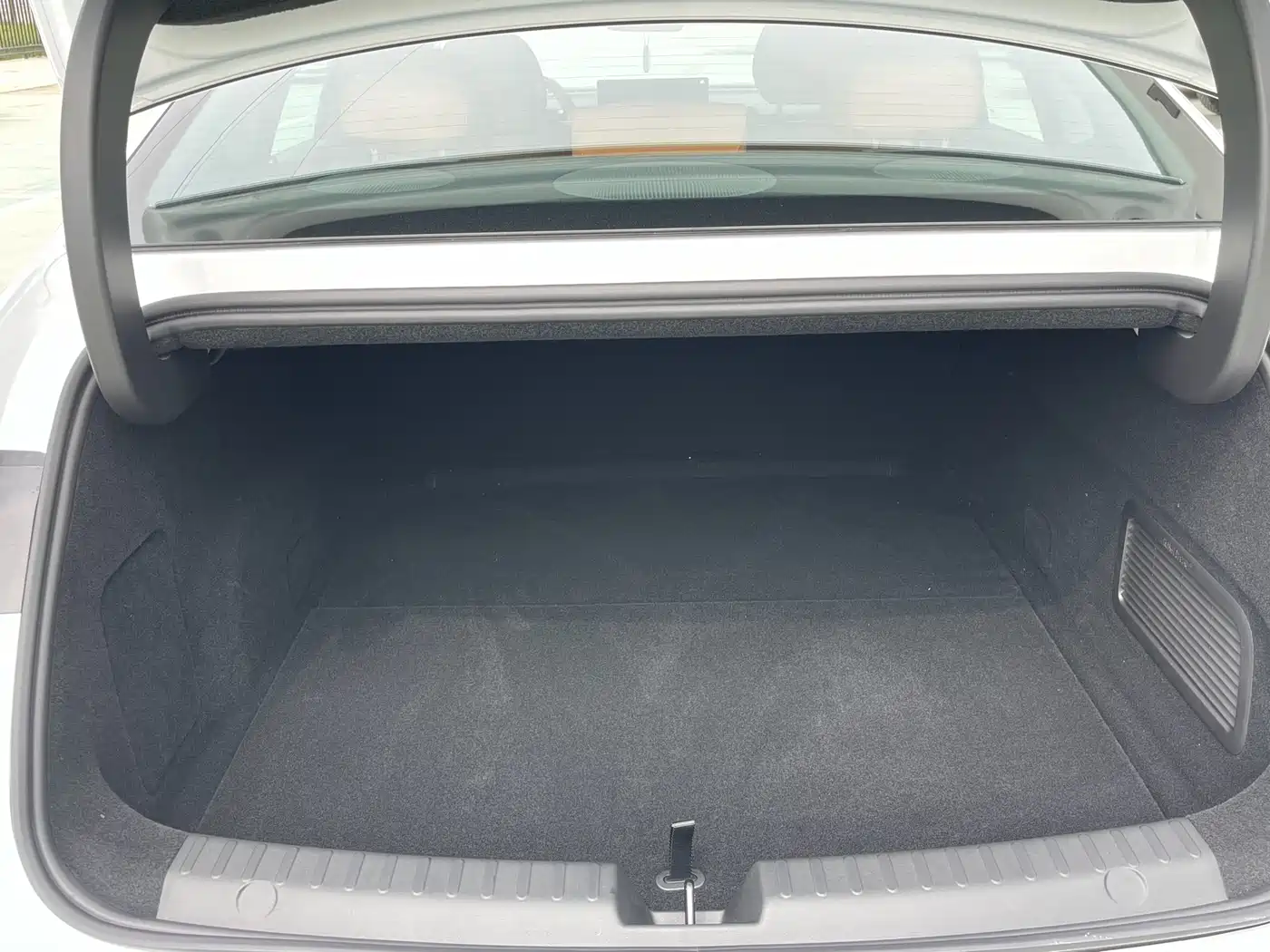 Geely Galaxy Galaxy Xingyao 8 2025 130km EM-i Premium Edition фото 12