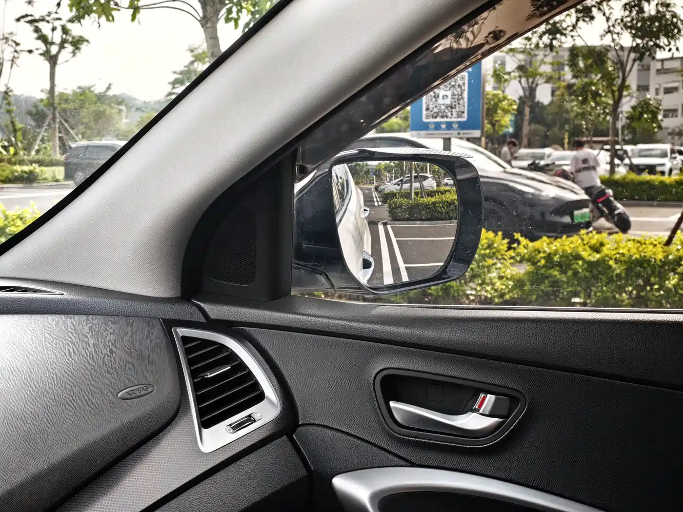 Hyundai Santa Fe 2017 2.0T Automatic 4WD Intelligent 7-Seater фото 28