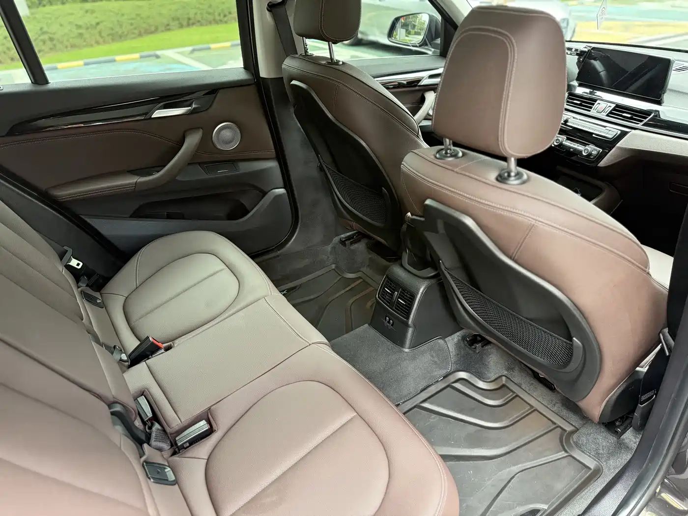 BMW X1 2022 sDrive25Li Leading фото 9