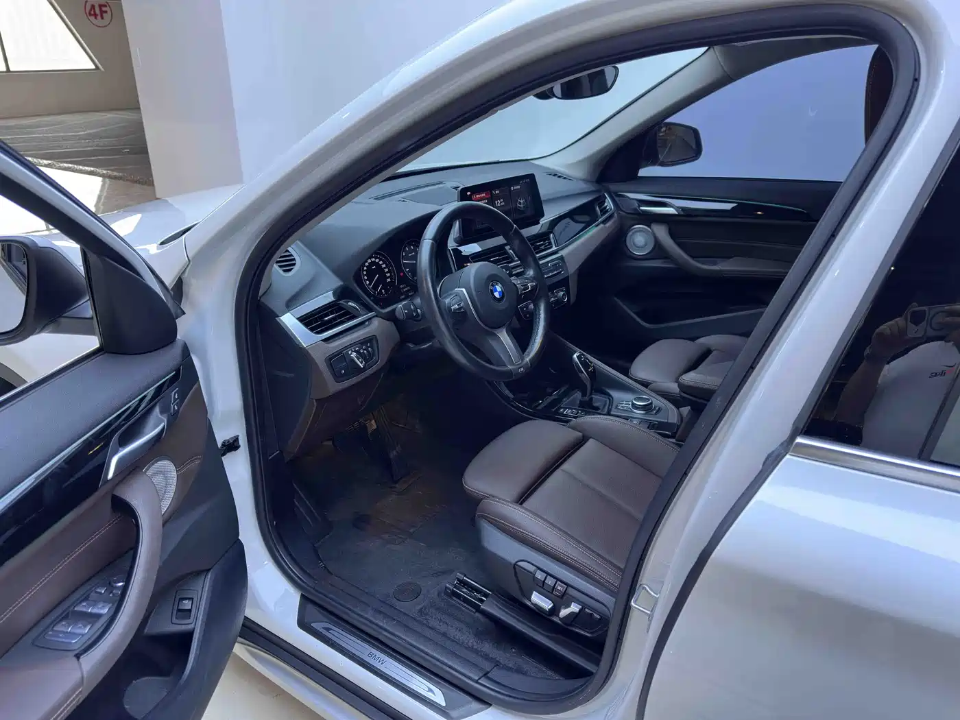 BMW X1 2022 sDrive20Li Premium фото 9