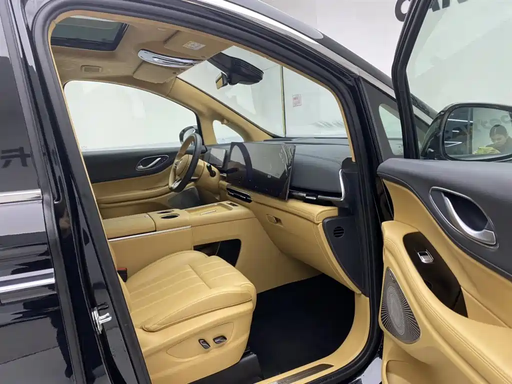 Voyah Auto Voyah Dreamer 2025 PHEV AWD Flagship Kunpeng Edition фото 27