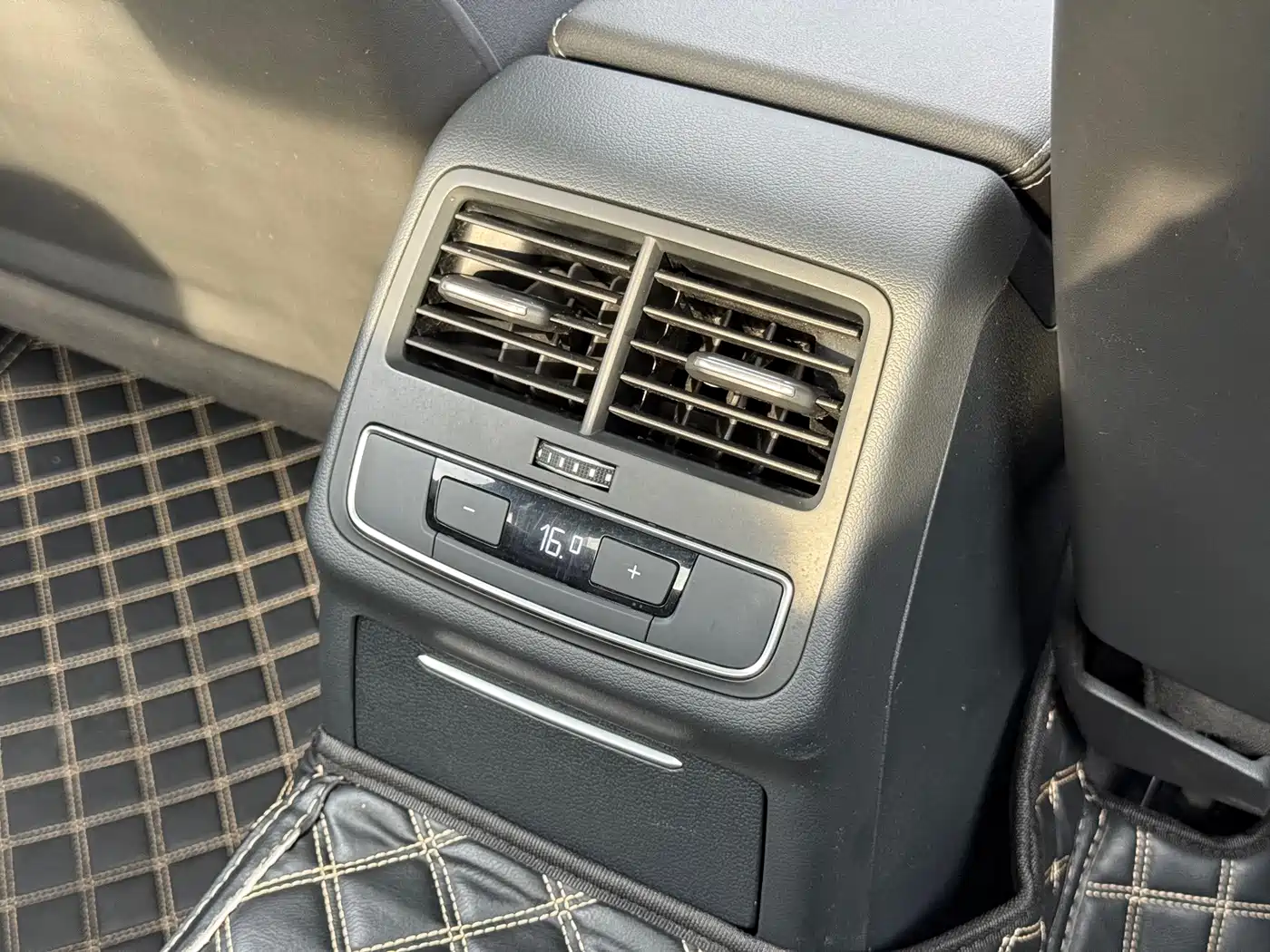 Audi A4L, миниатюра 14