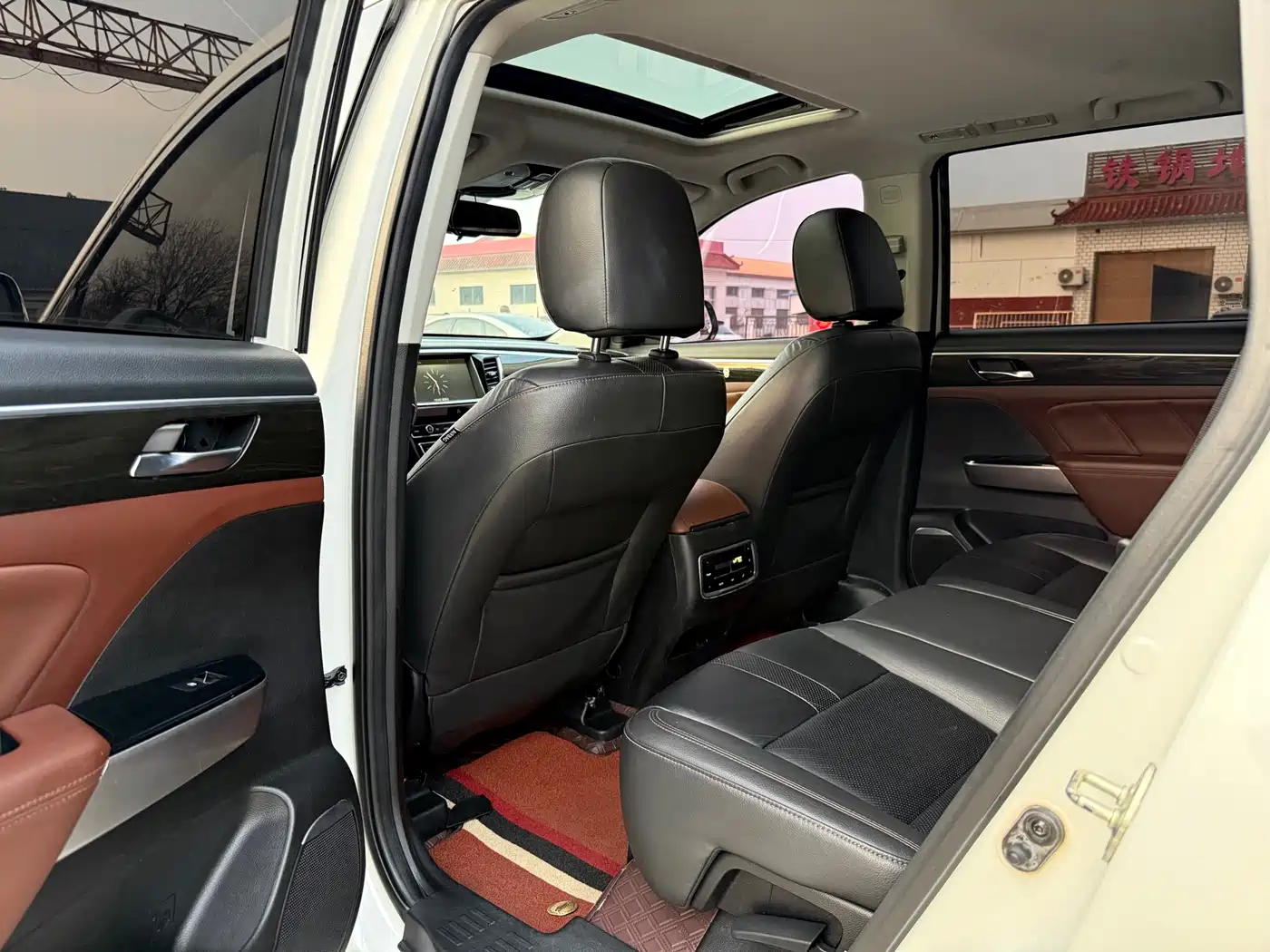 GAC Trumpchi Trumpchi GS8 2017 320T 2WD Luxury Edition (7-Seater) фото 15
