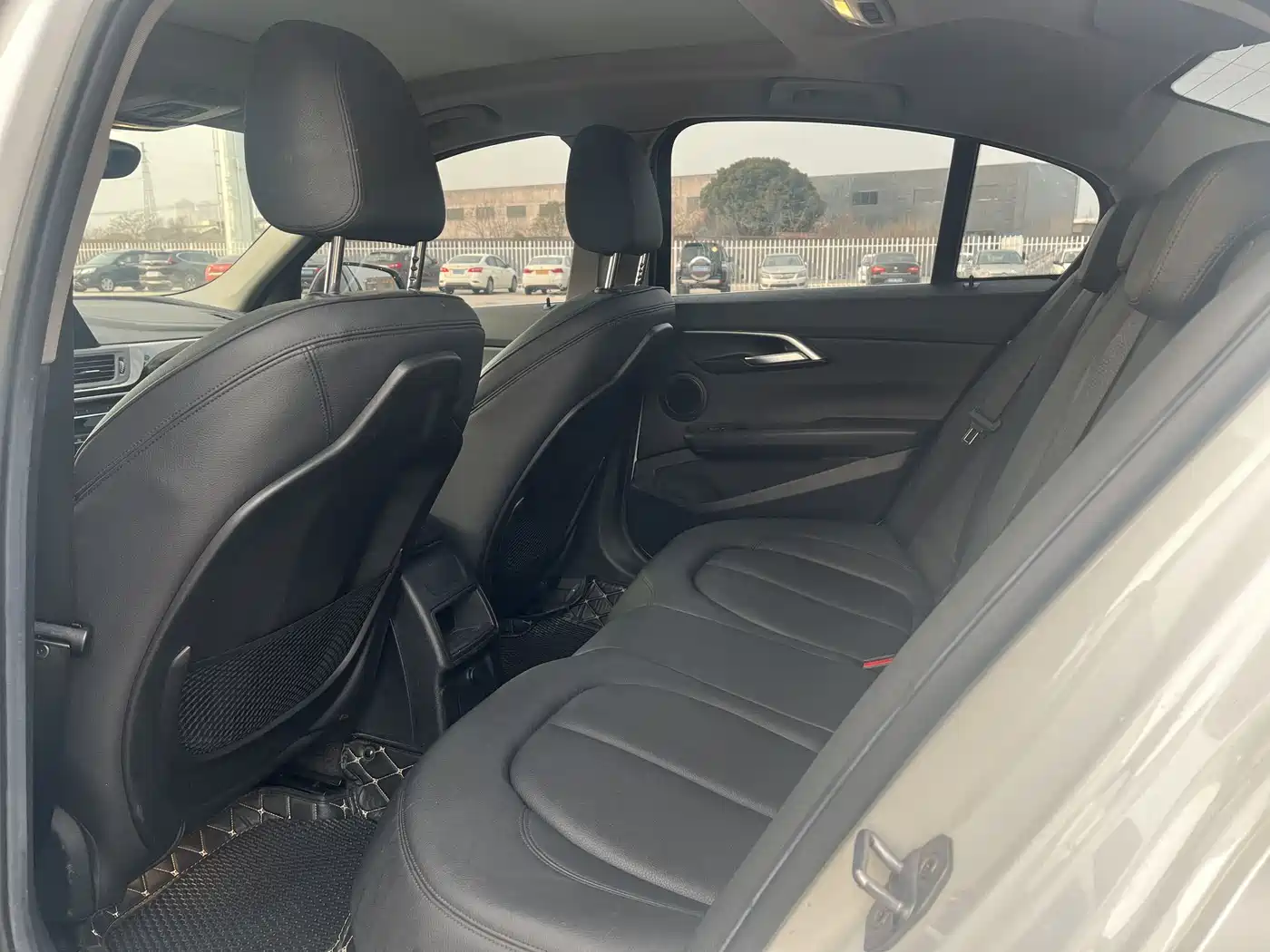 BMW 1 Series 2018 118i Sport Edition фото 25