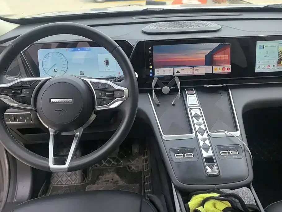 Haval Xiaolong MAX 2023 2023 1.5L Hi4 105 4WD Pilot Edition
