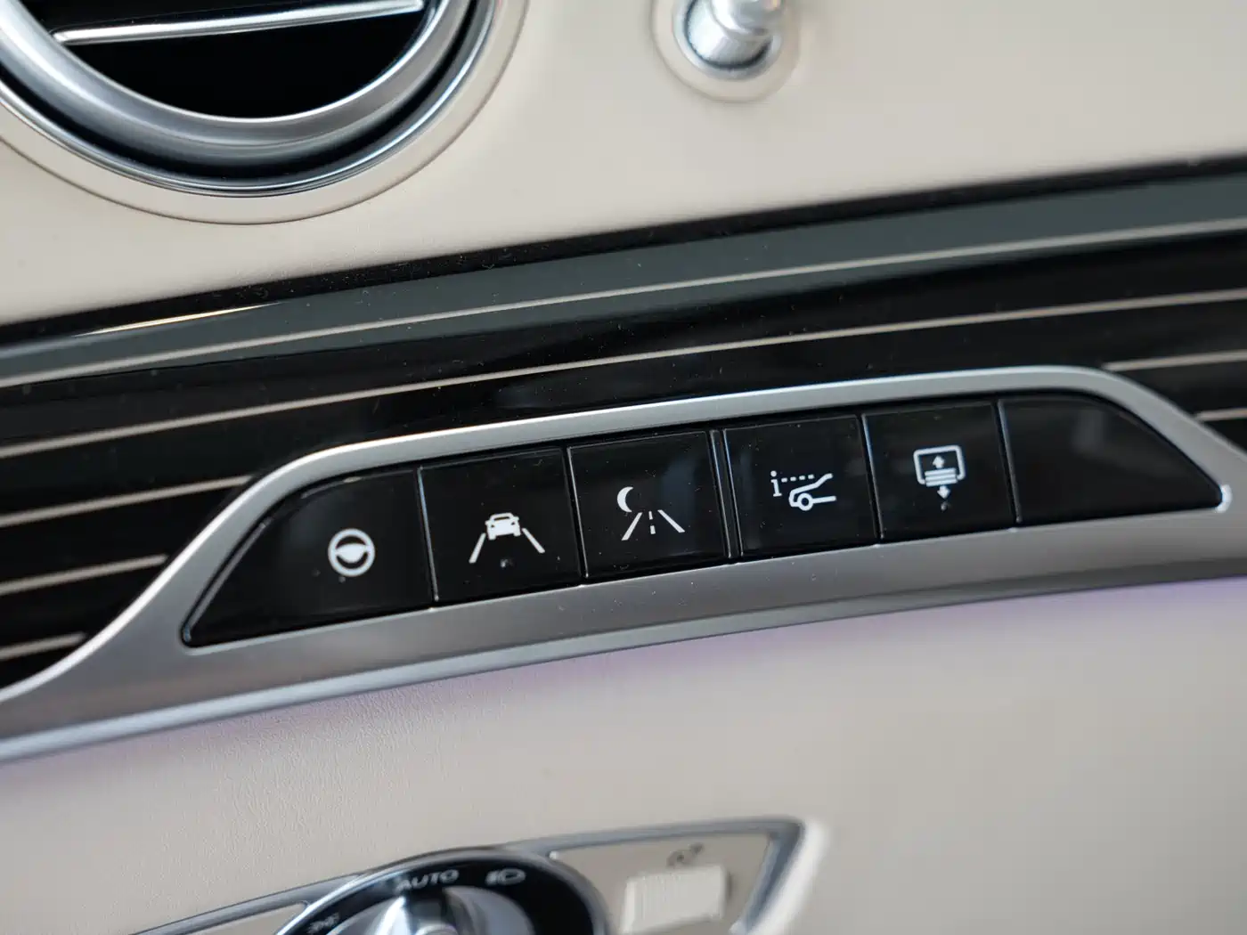 Mercedes-Benz Maybach S-Class 2018 Model S 680 фото 12