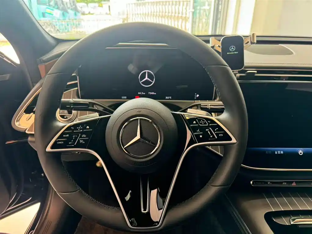 Mercedes-Benz E-Class 2025 E 300 L Fashion фото 13