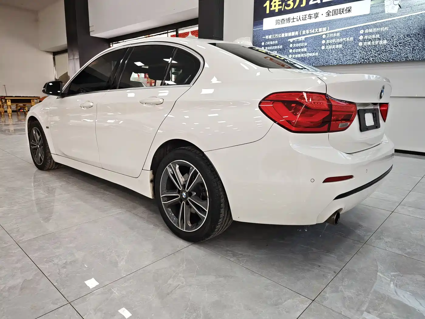 BMW 1 Series 2018 118i Sport Edition фото 10