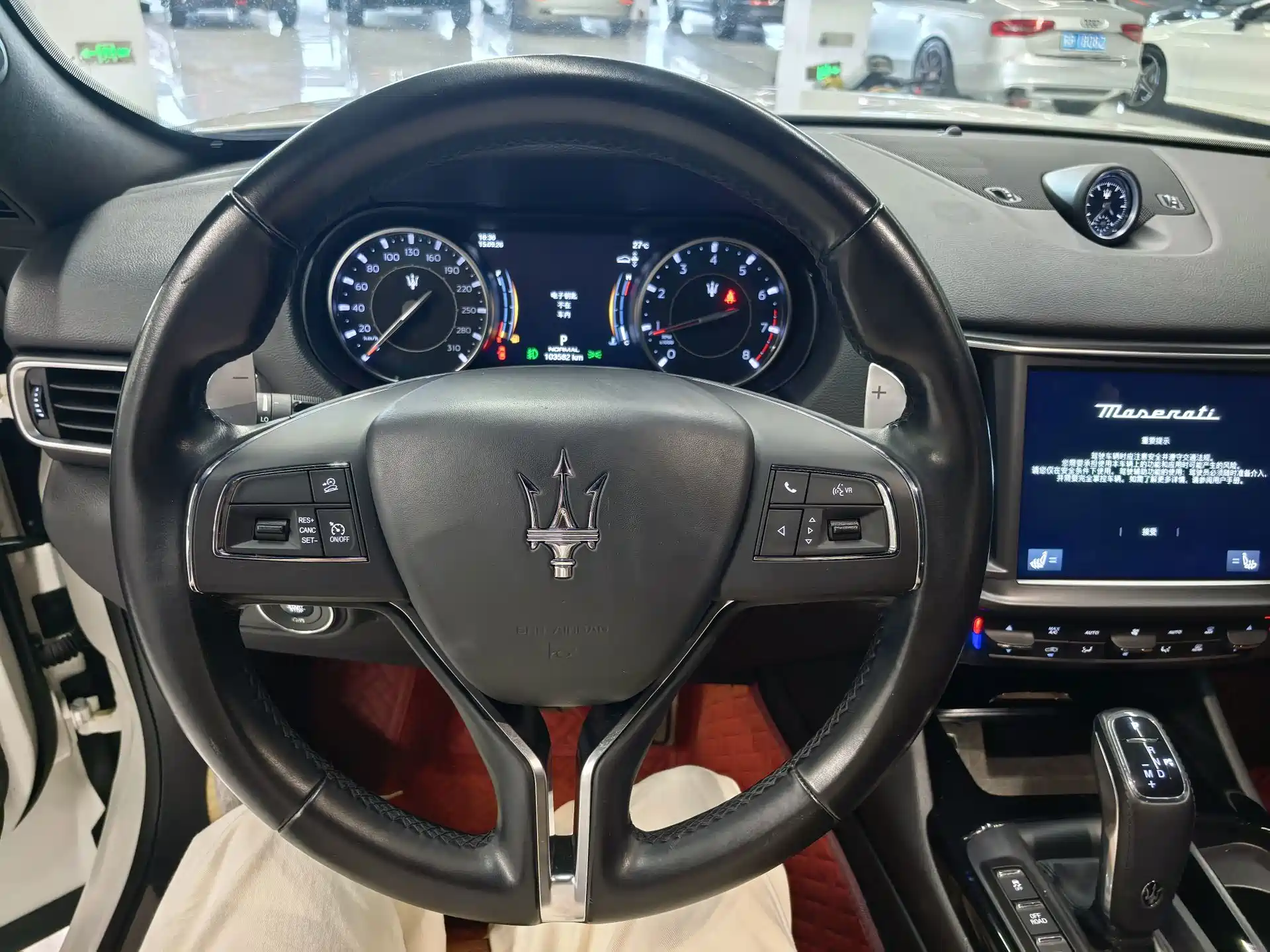 Photo 11 - Maserati Levante