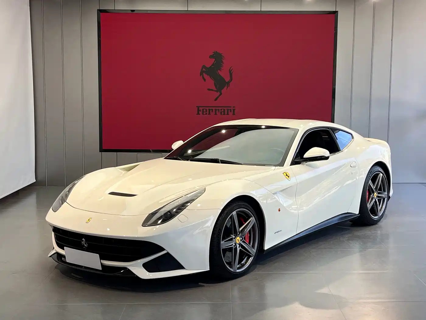 Ferrari F12berlinetta 2013 6.3L Standard фото 2