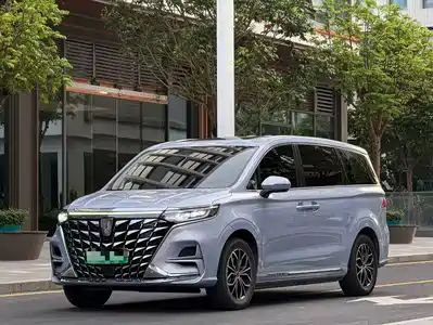 Roewe iMAX8