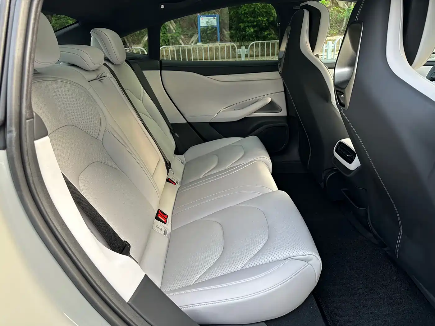 Xiaomi Auto Xiaomi SU7 2024 AWD Extended Range Advanced Smart Driving Max Edition фото 8