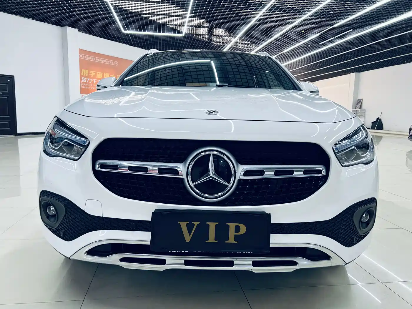 MERCEDES-BENZ GLA