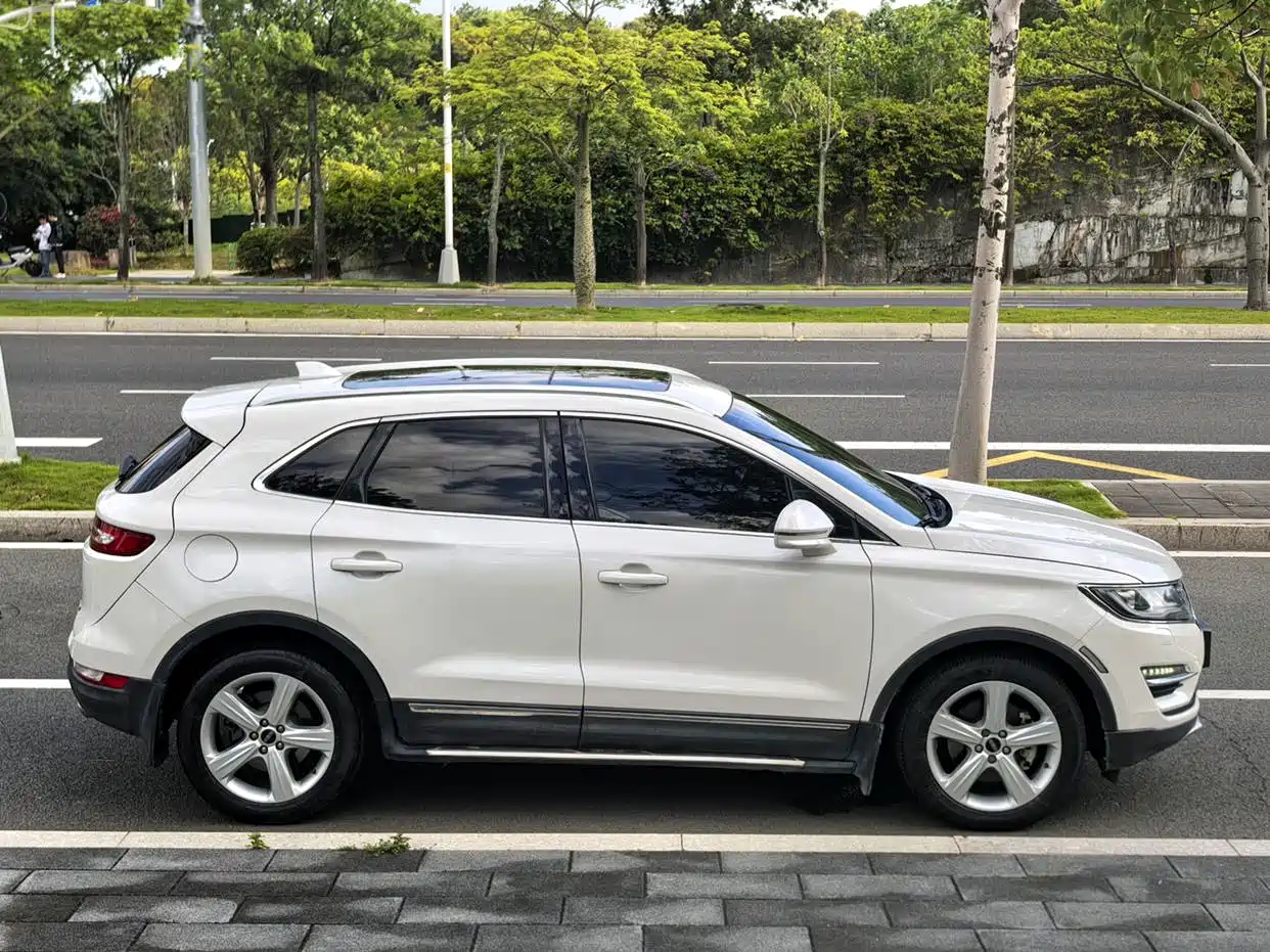 Lincoln MKC 2018 2017 2.0T 2WD Exclusive Edition