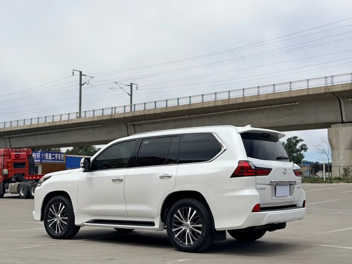 Lexus LX 2016 570 Dynamic Luxury Edition фото 13