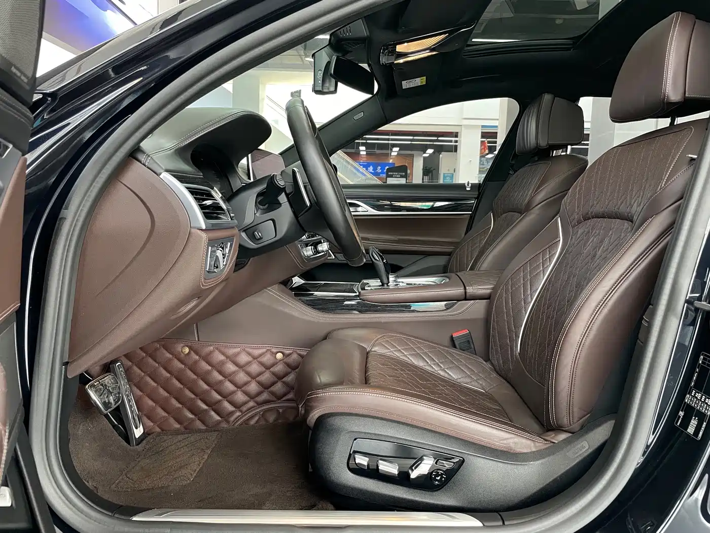 BMW 7 Series 2019 740Li Leading M Sport Package фото 6