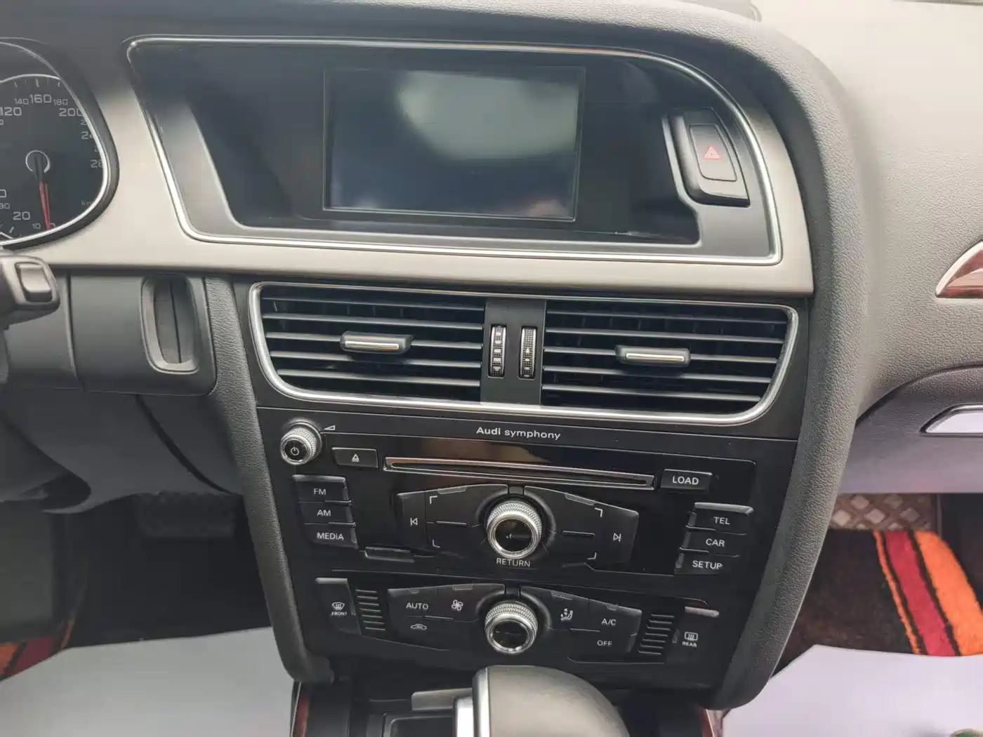 Audi A4L 2016 35 TFSI Collector's Edition S line Comfort фото 18
