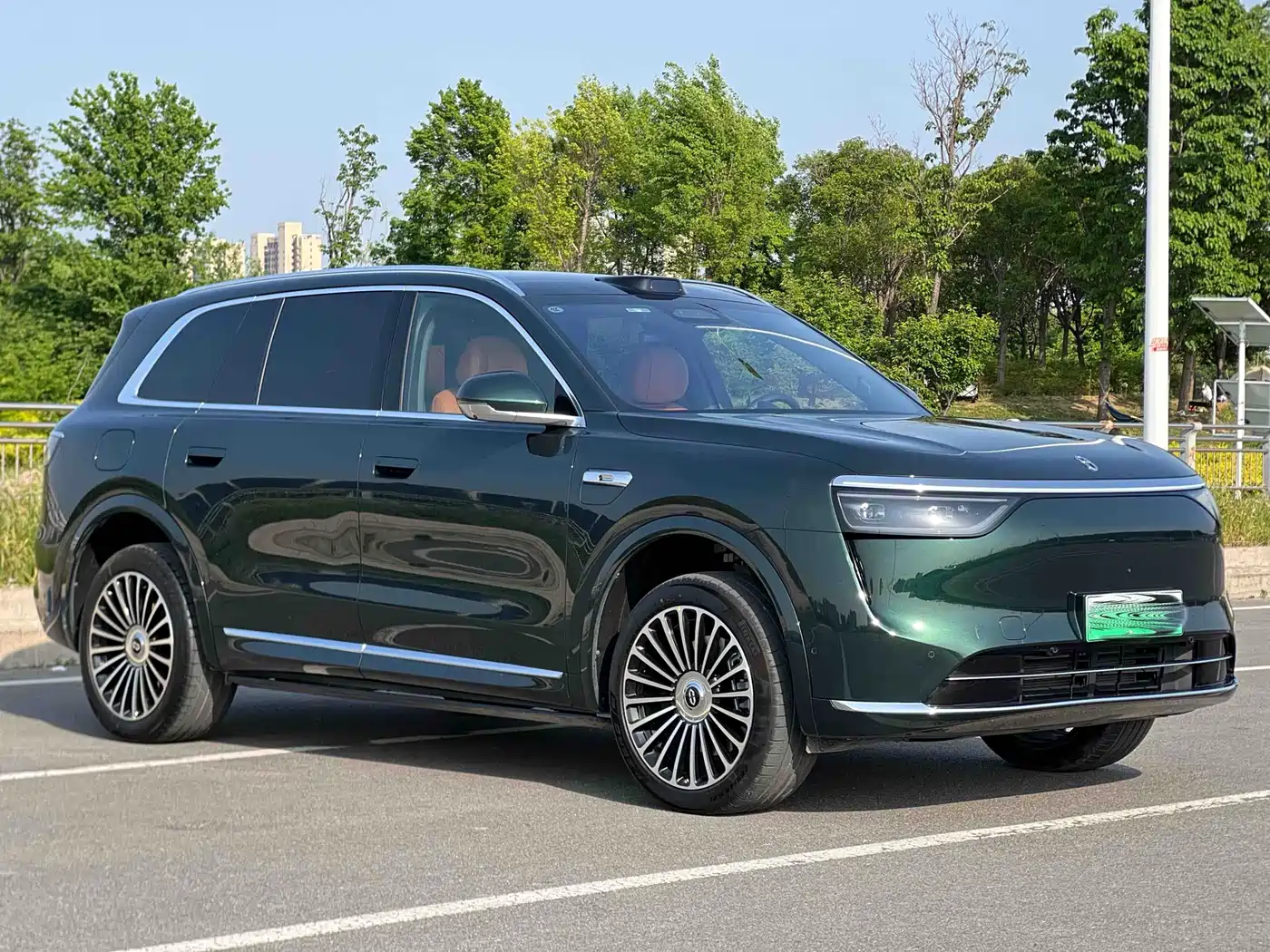 AITO Wenjie AITO M8 2025 Extended Range Ultra 53.4kWh 6-Seater фото 3