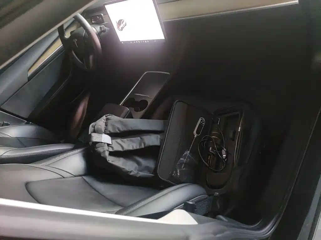 Фото 25 - Tesla Model 3