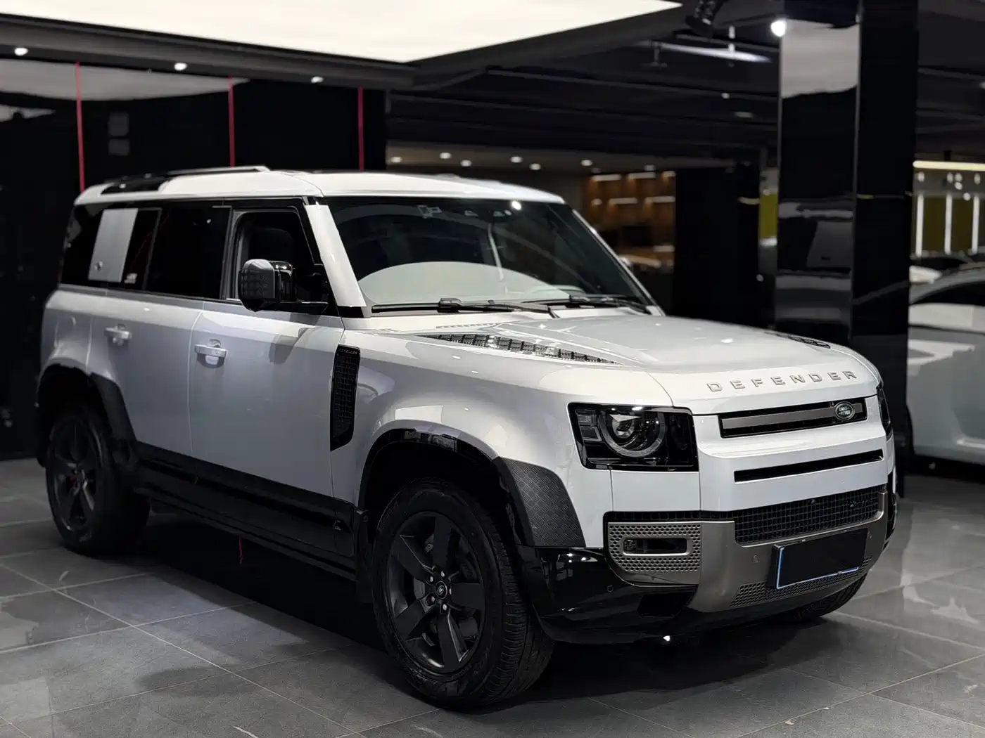 Land Rover Defender 2022 110 P400 X-DYNAMIC HSE фото 2