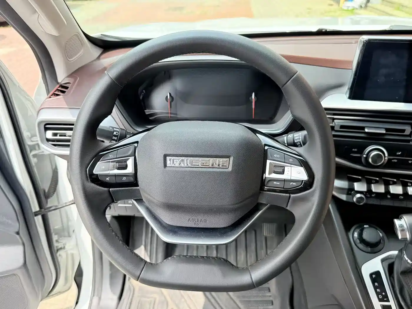 Changan Kaicheng F70 2022 2022 2.4T Gasoline Automatic 4WD Surpass Standard Wheelbase 4K22D4T