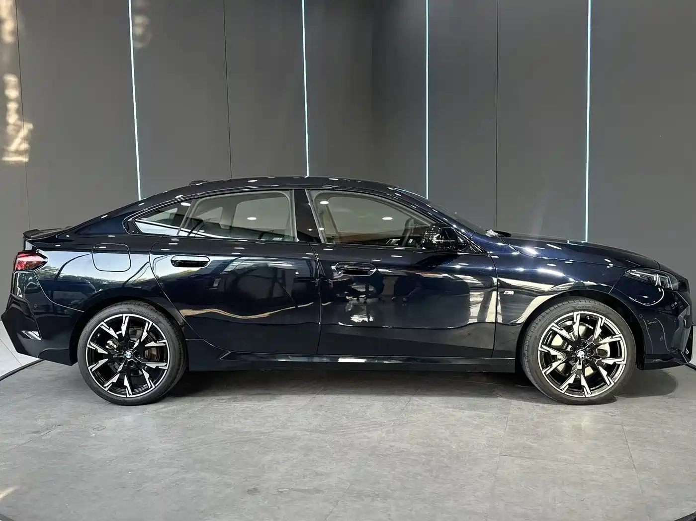 BMW 2 Series 2025 225L M Sport Moonlight Package фото 5