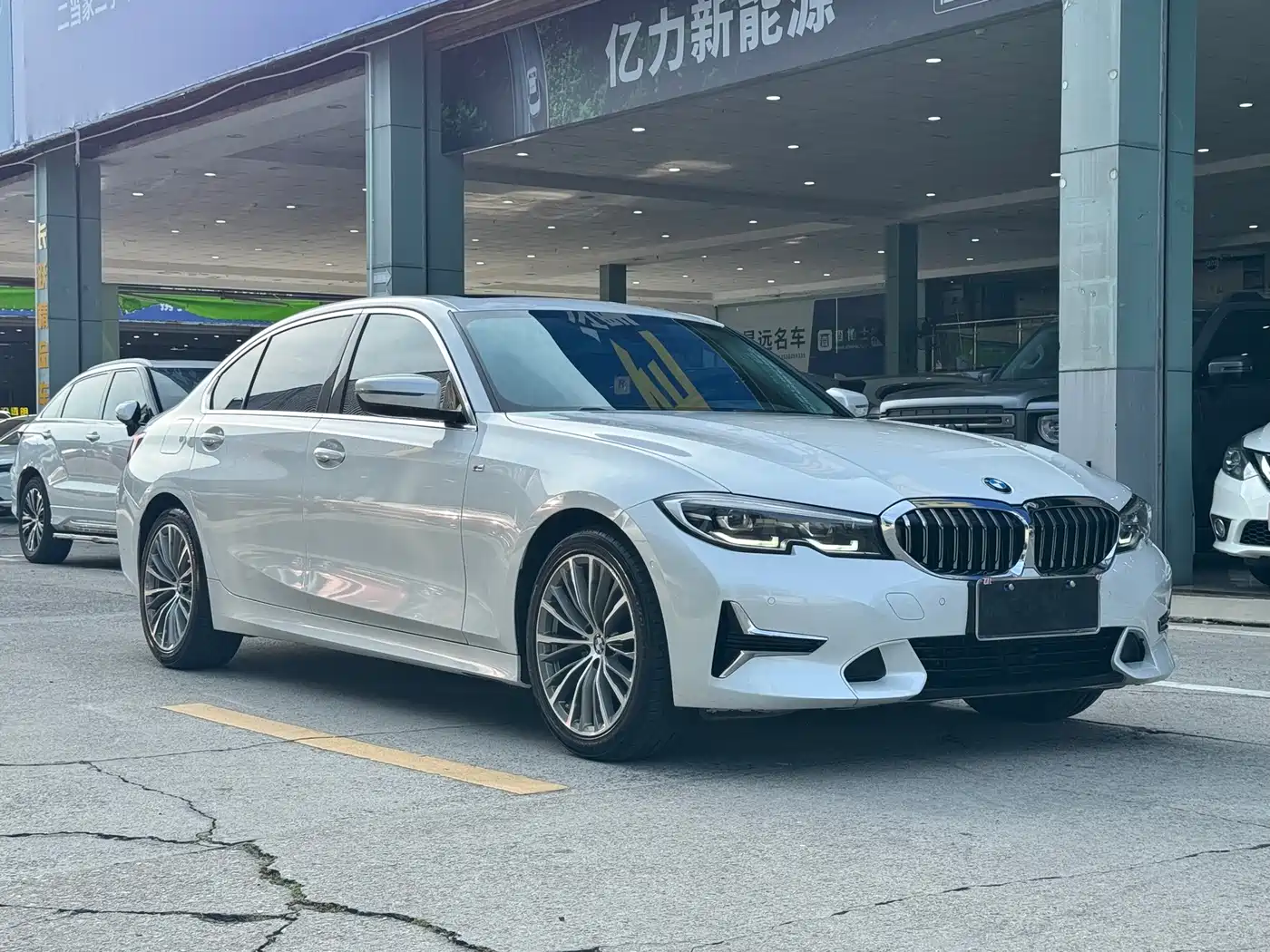 BMW 3 Series 2020 325Li Launch Edition фото 3