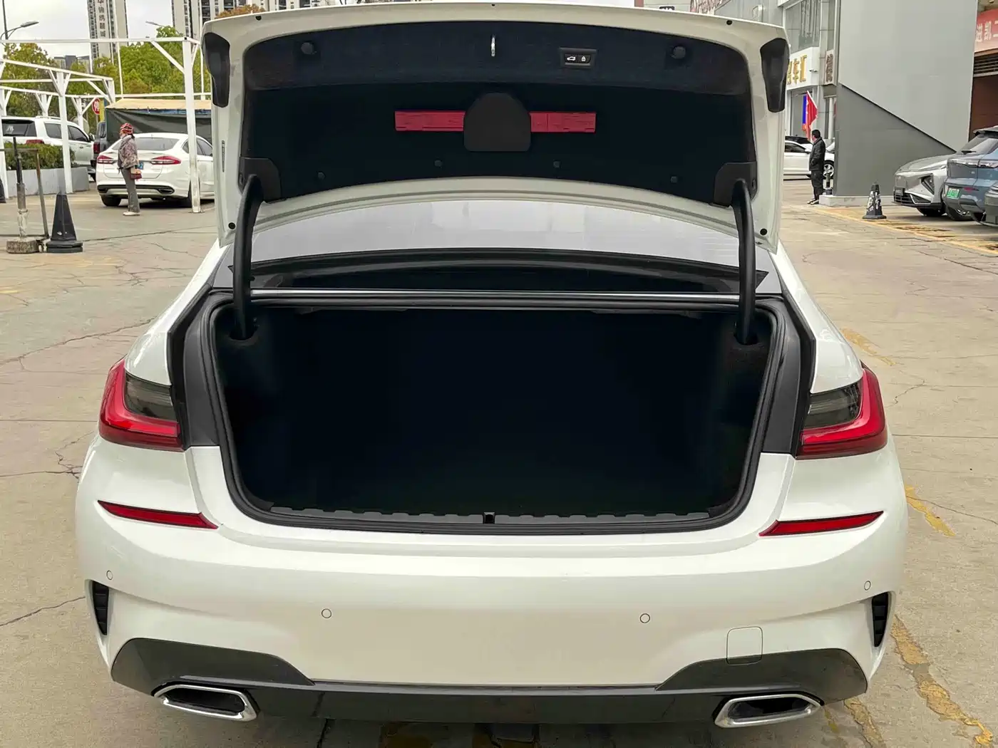 BMW 3 Series 2022 325Li M Sport Package фото 11