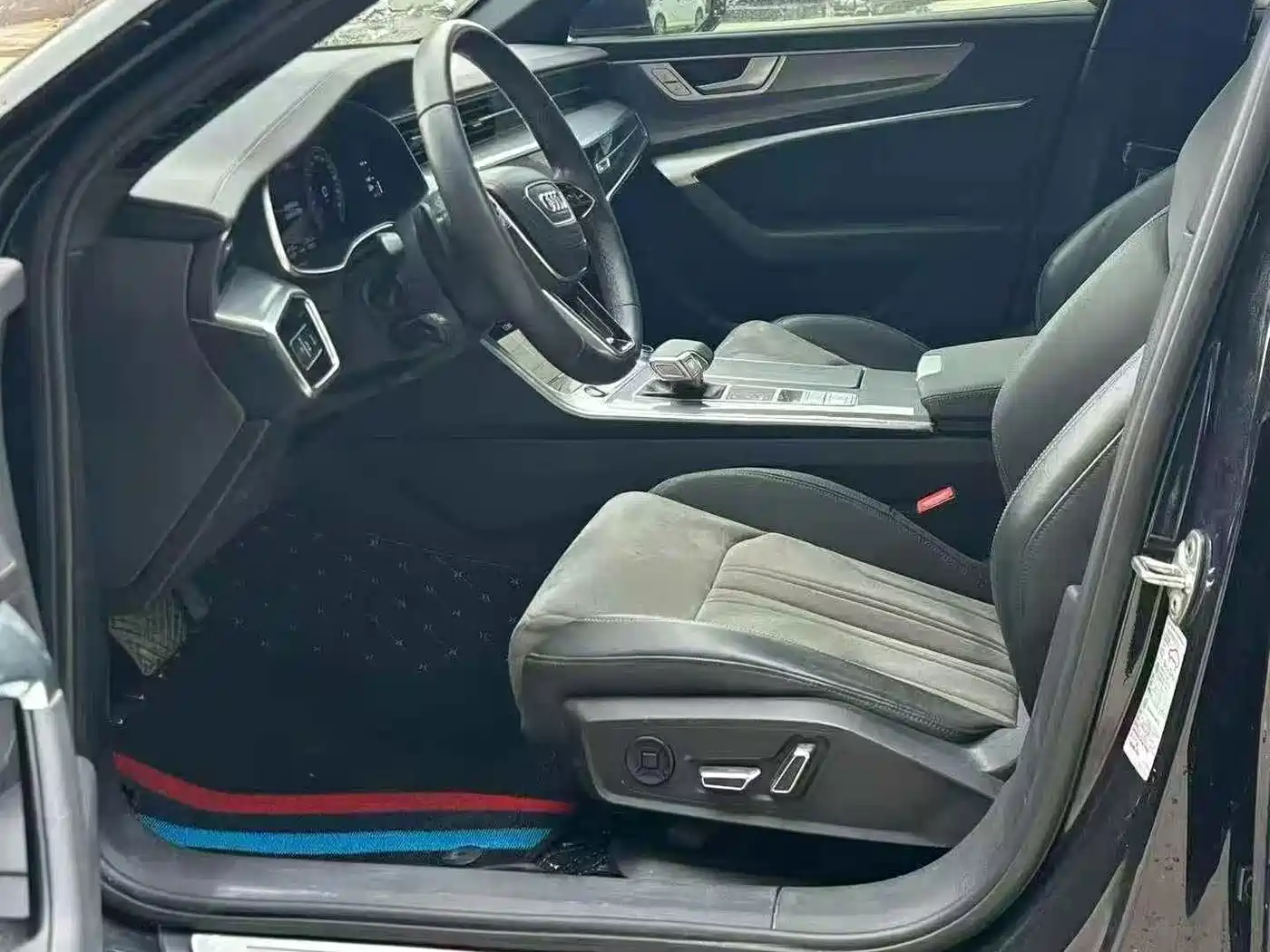 Фото 6 - Audi A6L