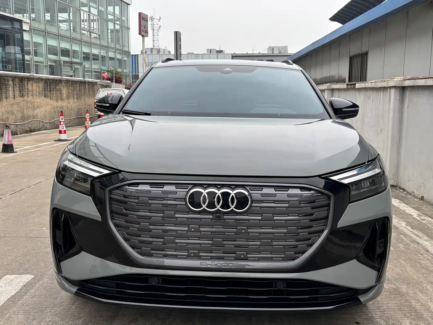 AUDI Q4 E TRON