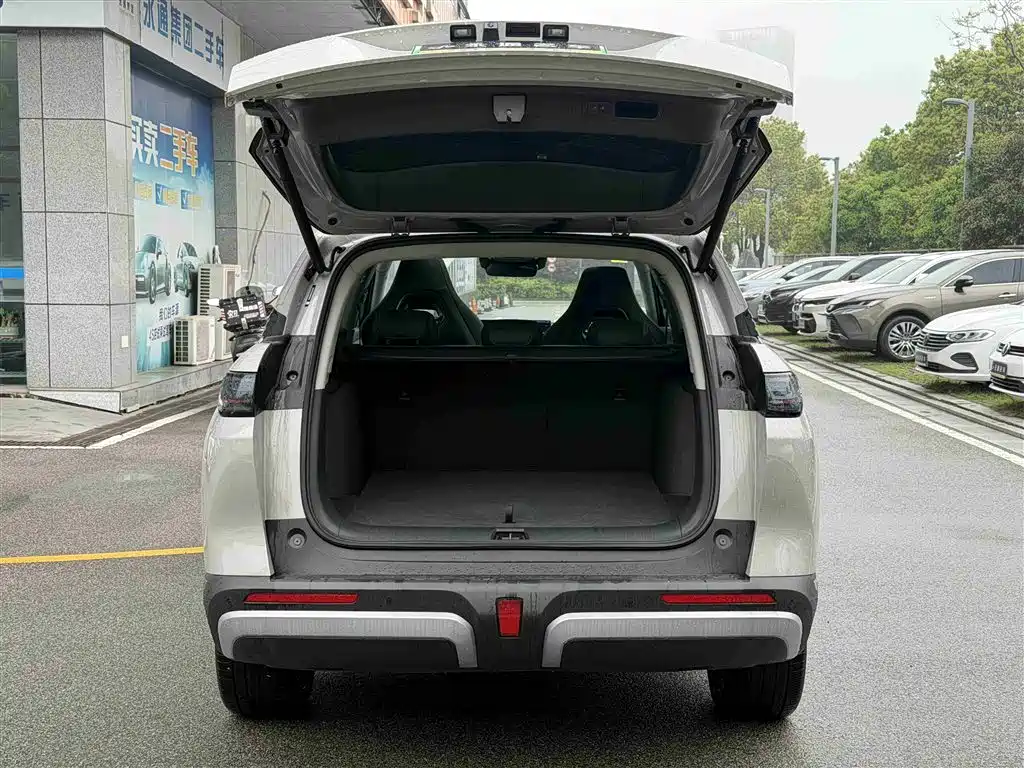 BYD Hai Shi 07 DM-i 2025 150 Pilot+ Edition фото 17