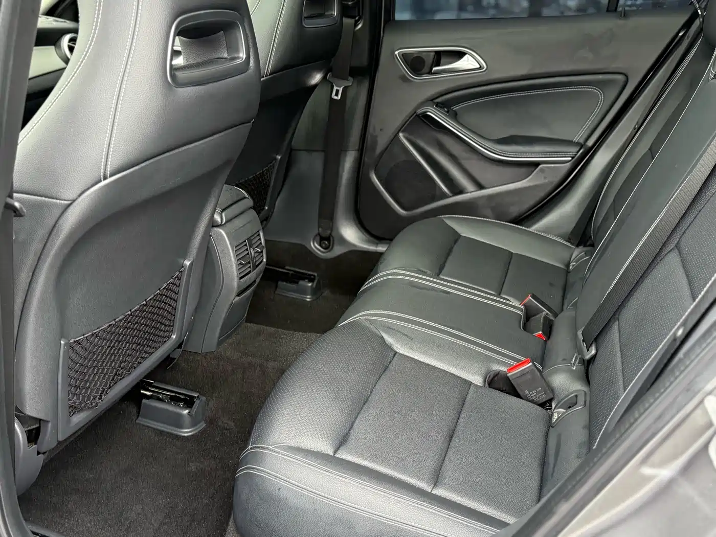 Mercedes-Benz GLA 2016 GLA 200 Dynamic фото 15