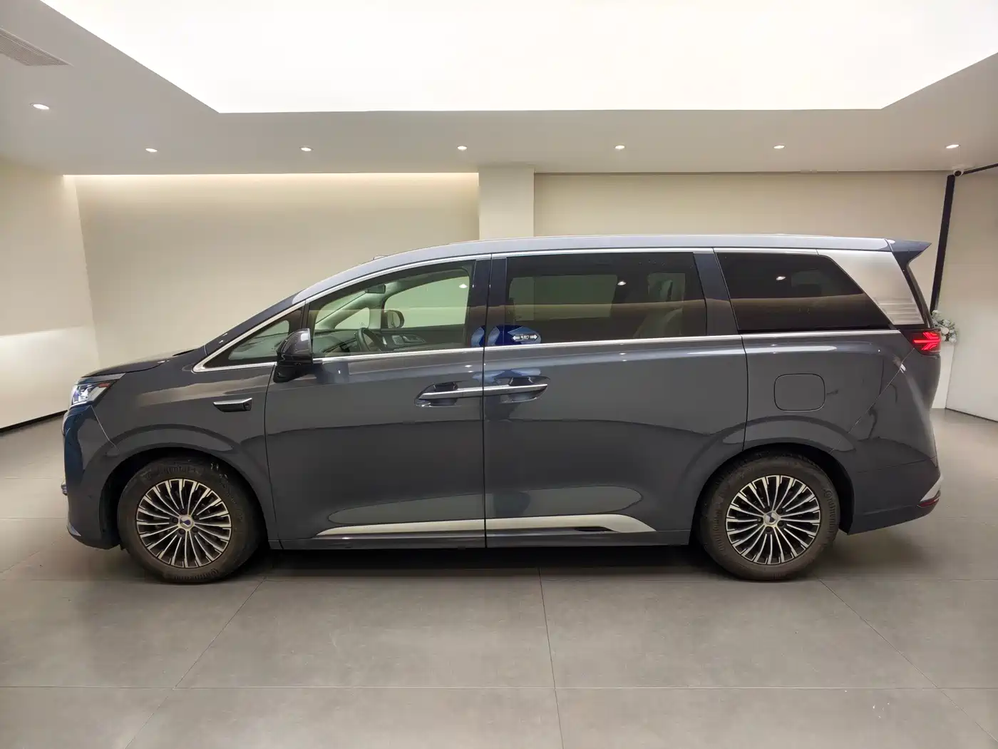 Denza D9 2025 Model DM-i Smart Drive Edition 1020 AWD Flagship фото 3