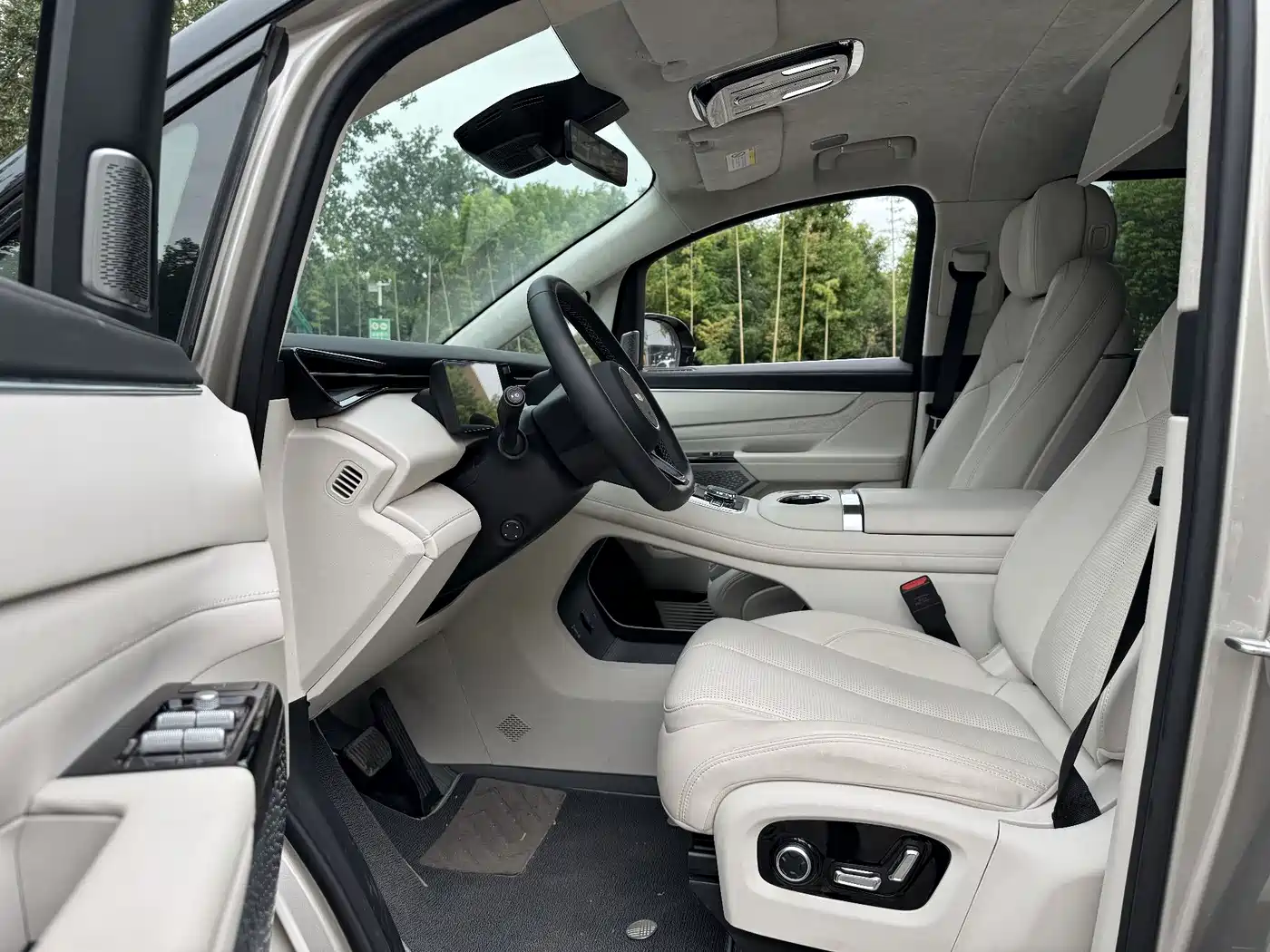 Geely Galaxy Galaxy V900 2026 2026 Model Year Base Version 6-Seater