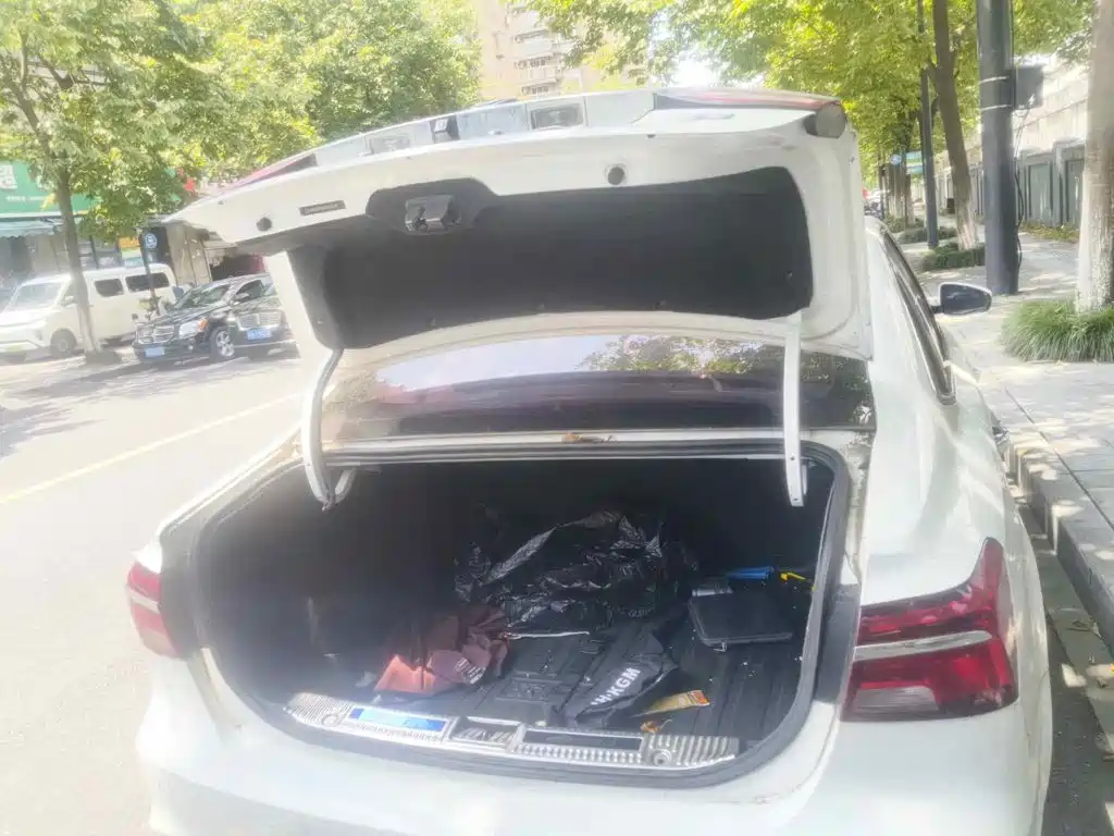 Photo 5 - Roewe i6