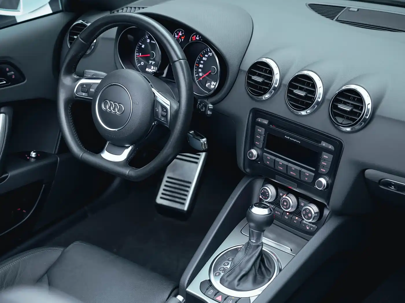 Audi TT 2013 TT Roadster 45 TFSI фото 21